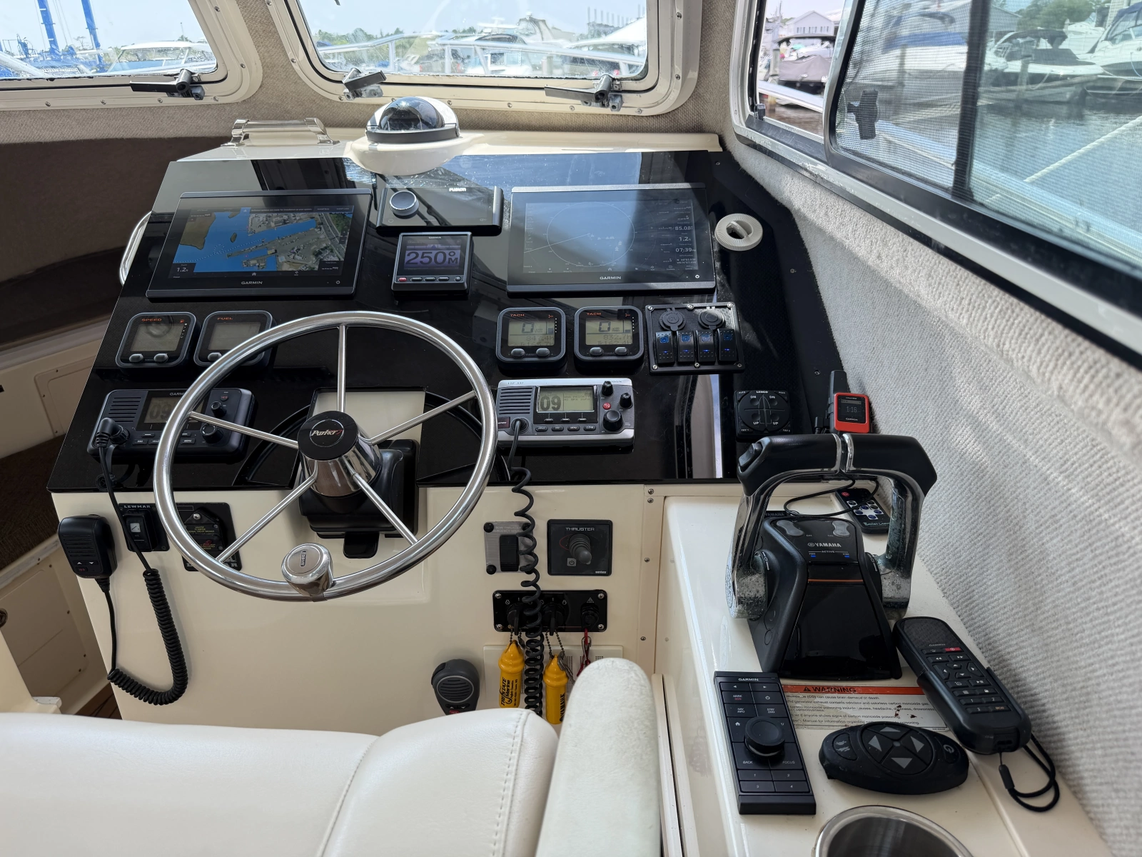 2009 Parker 3420 XLD Sport Cabin
