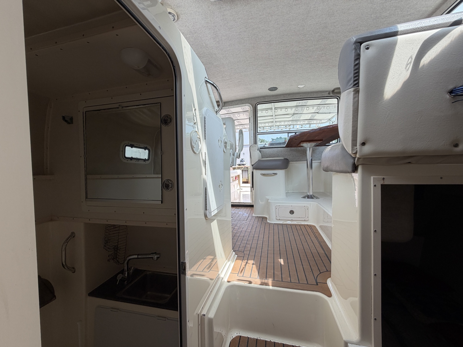 2009 Parker 3420 XLD Sport Cabin