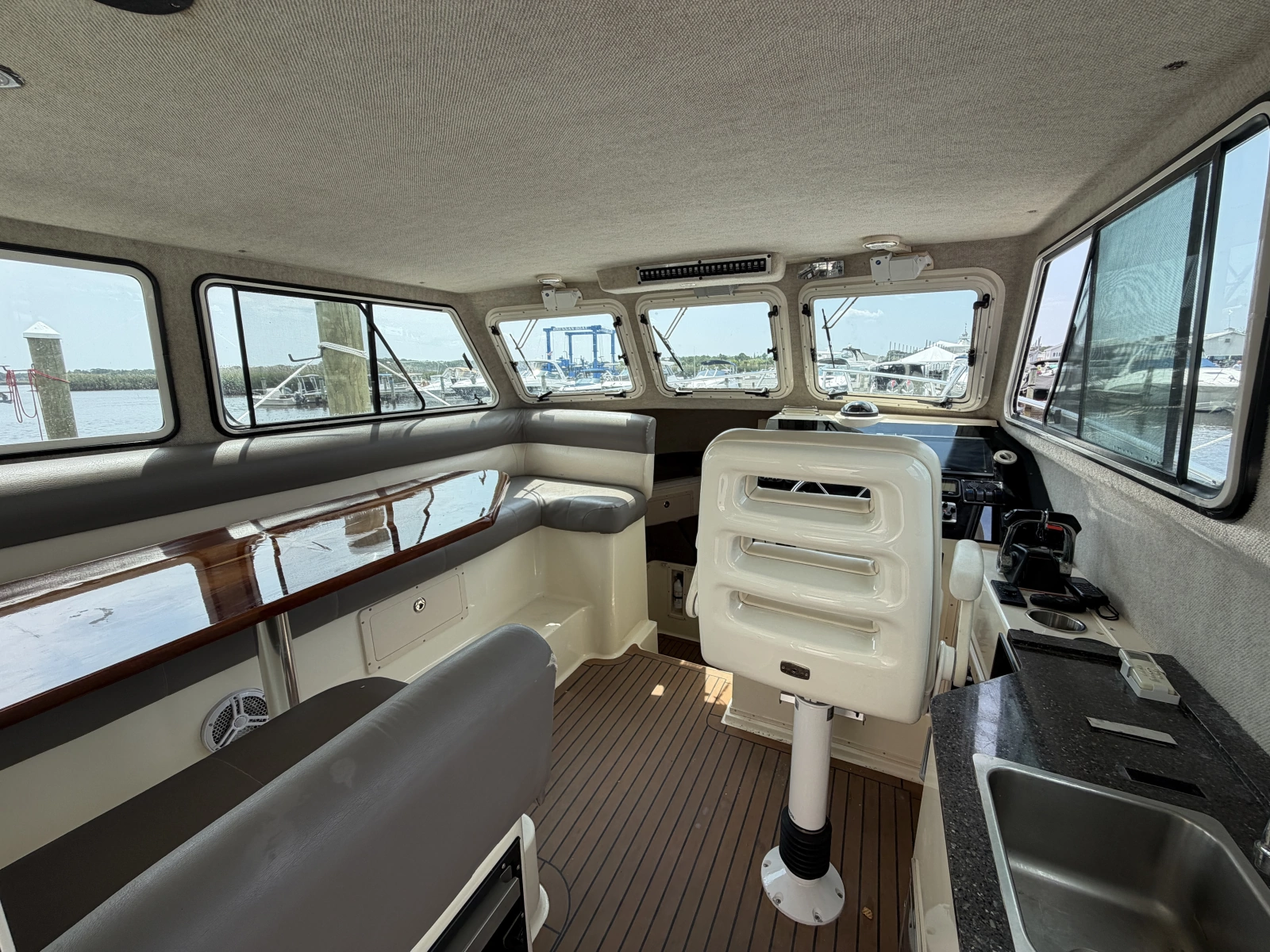 2009 Parker 3420 XLD Sport Cabin