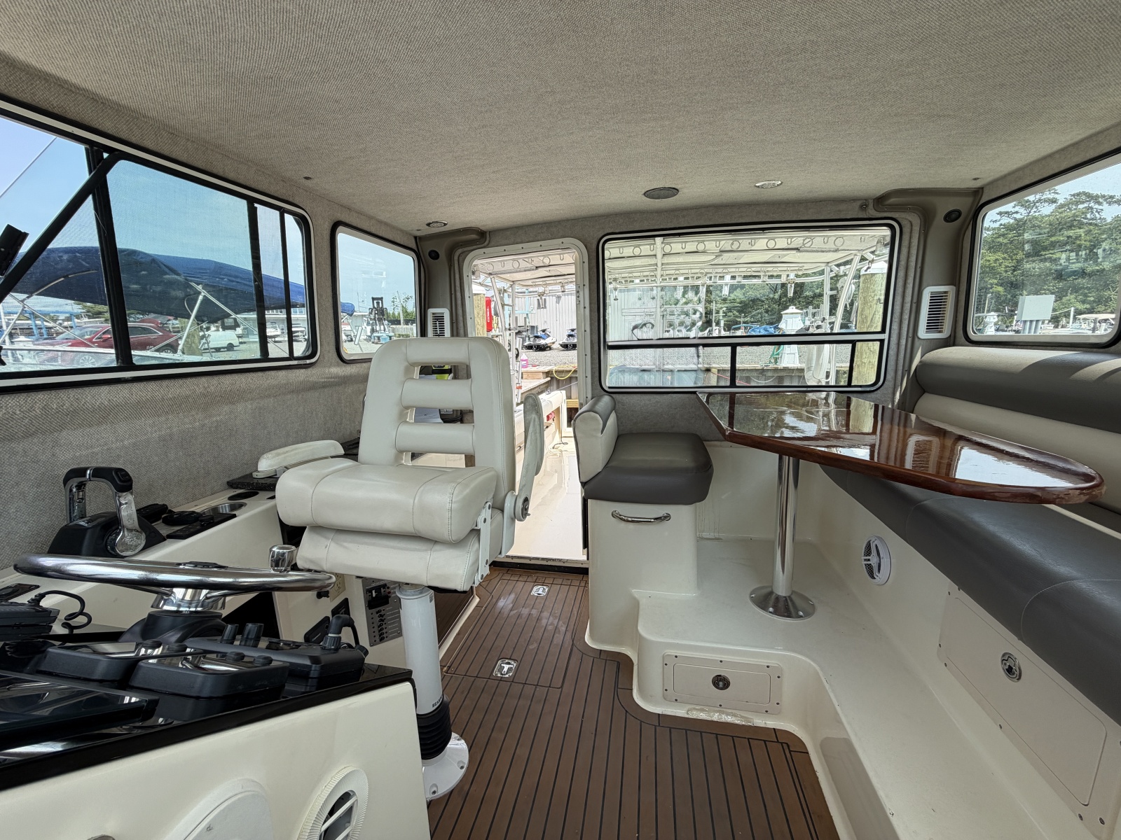 2009 Parker 3420 XLD Sport Cabin