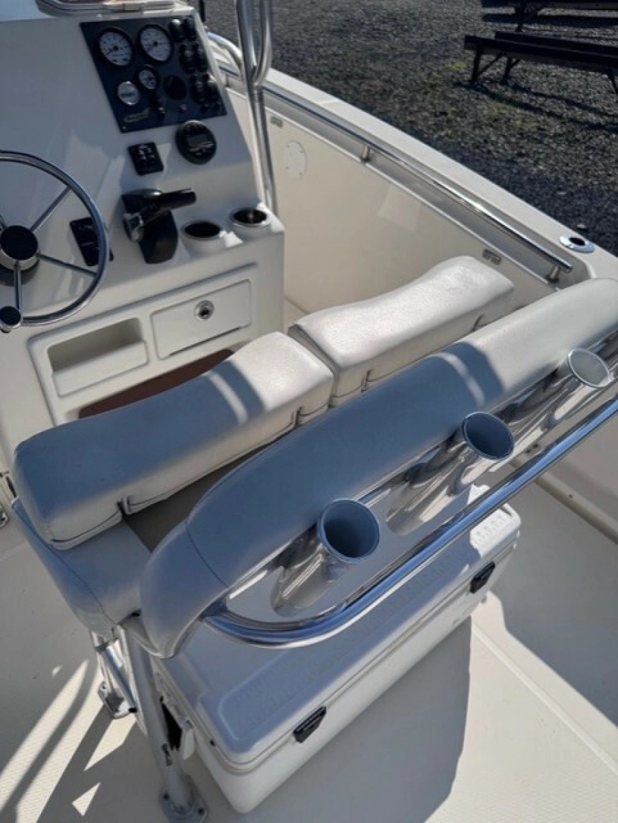 2019 Bulls Bay 230 Center Console