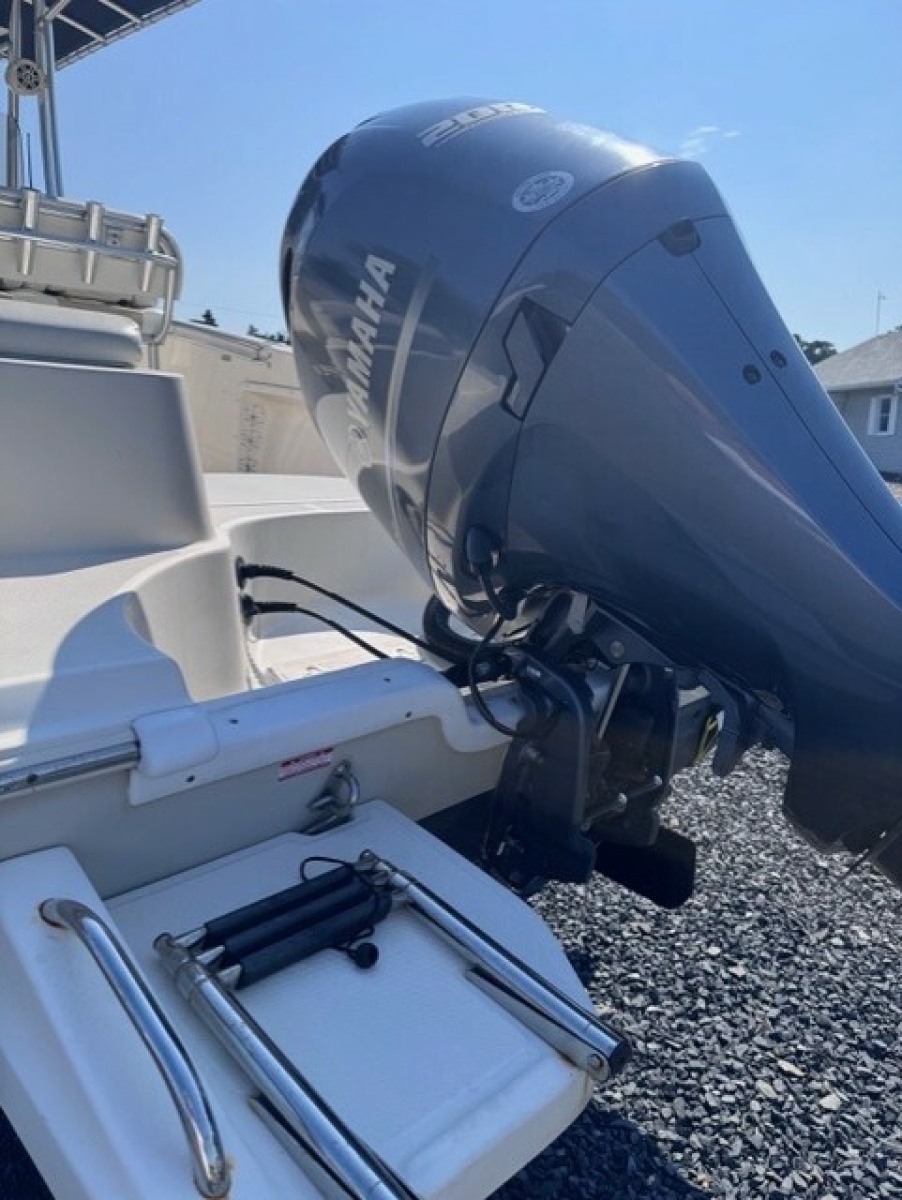 2019 Bulls Bay 230 Center Console