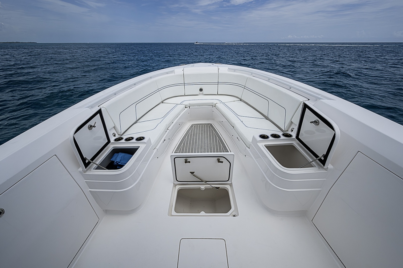 2023 Intrepid 375 Nomad FE