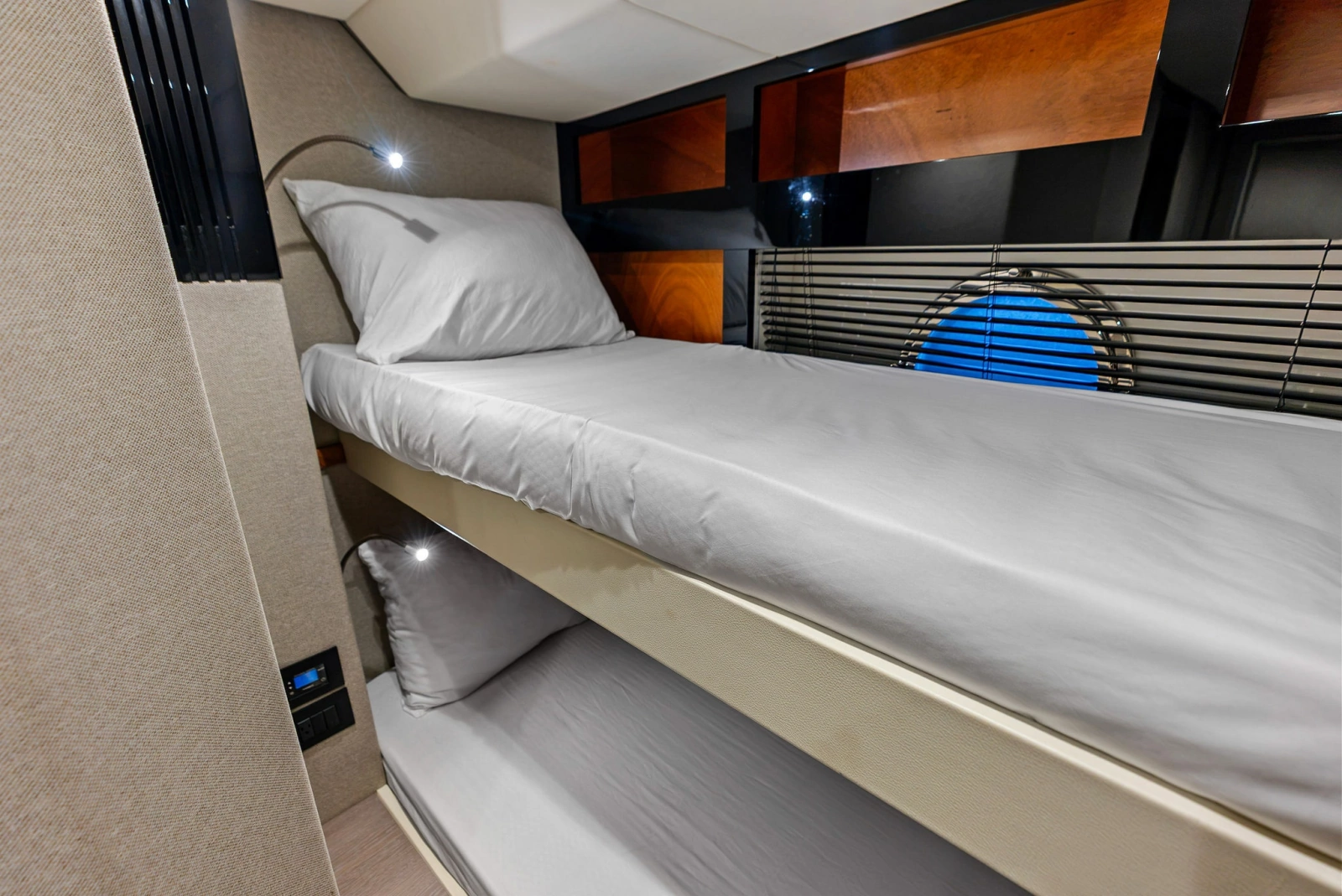 2021 Azimut Magellano 66