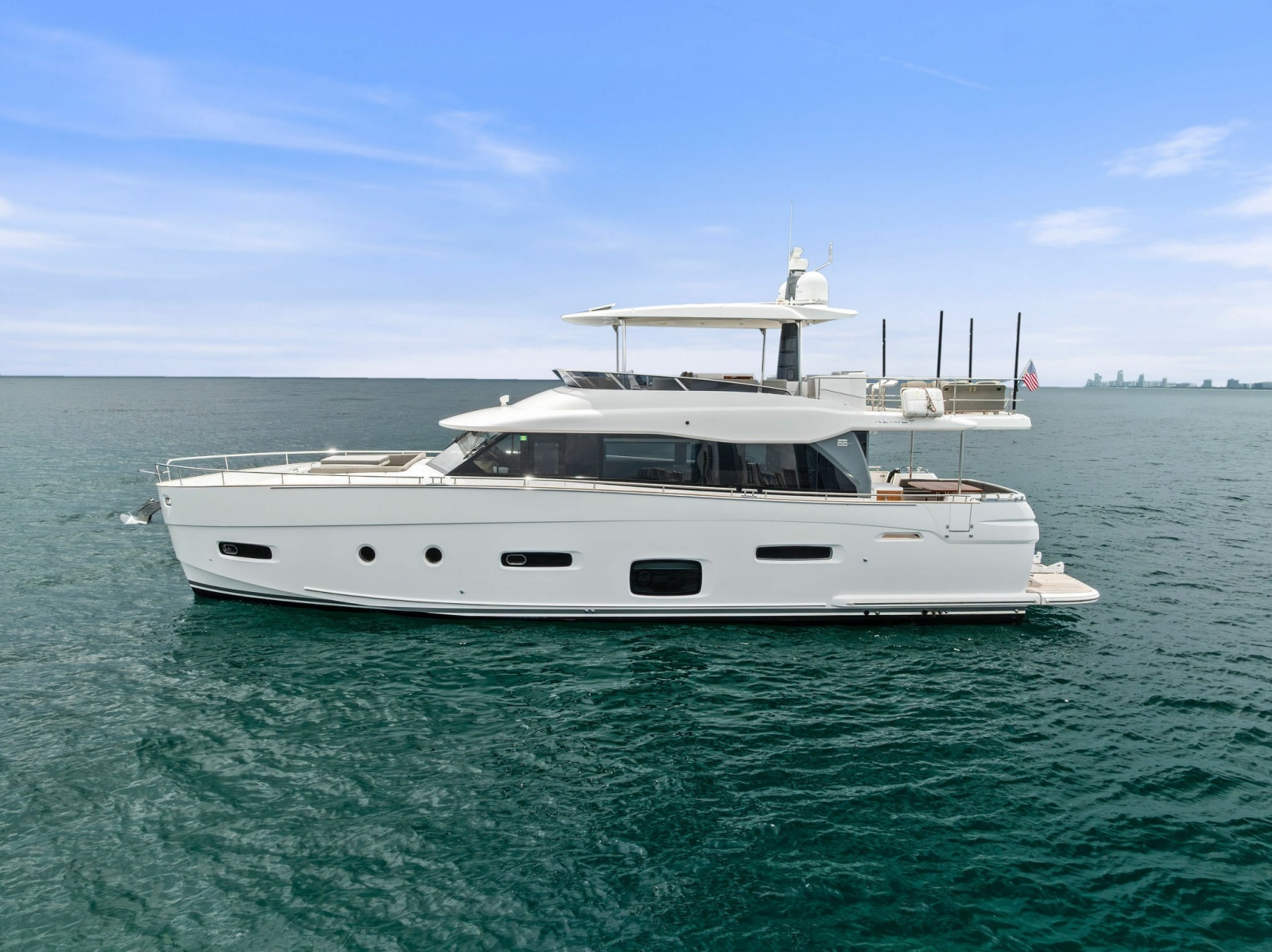 2021 Azimut Magellano 66