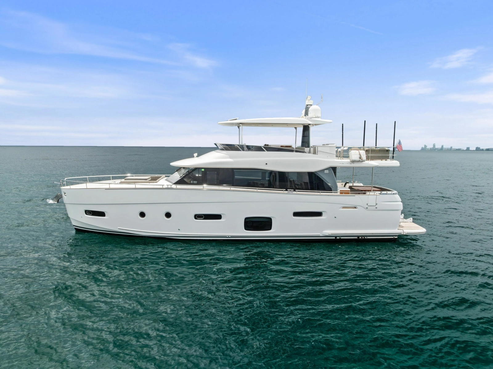 2021 Azimut Magellano 66