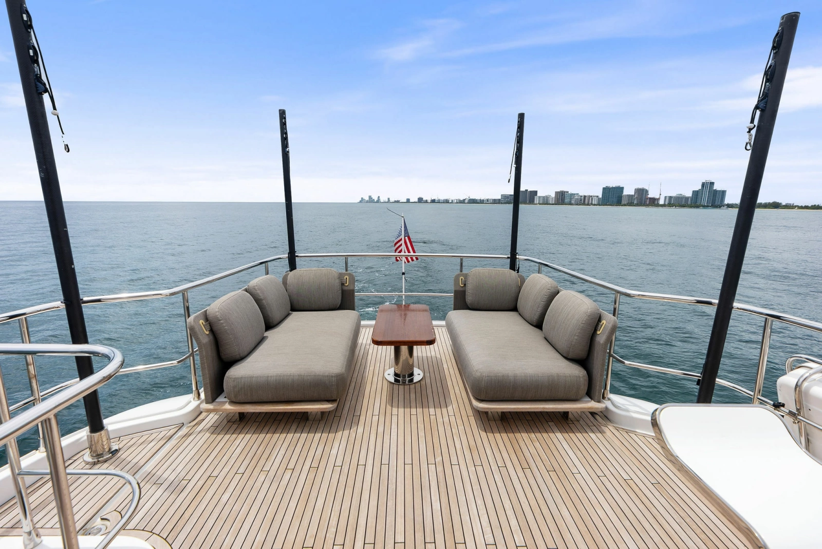 2021 Azimut Magellano 66
