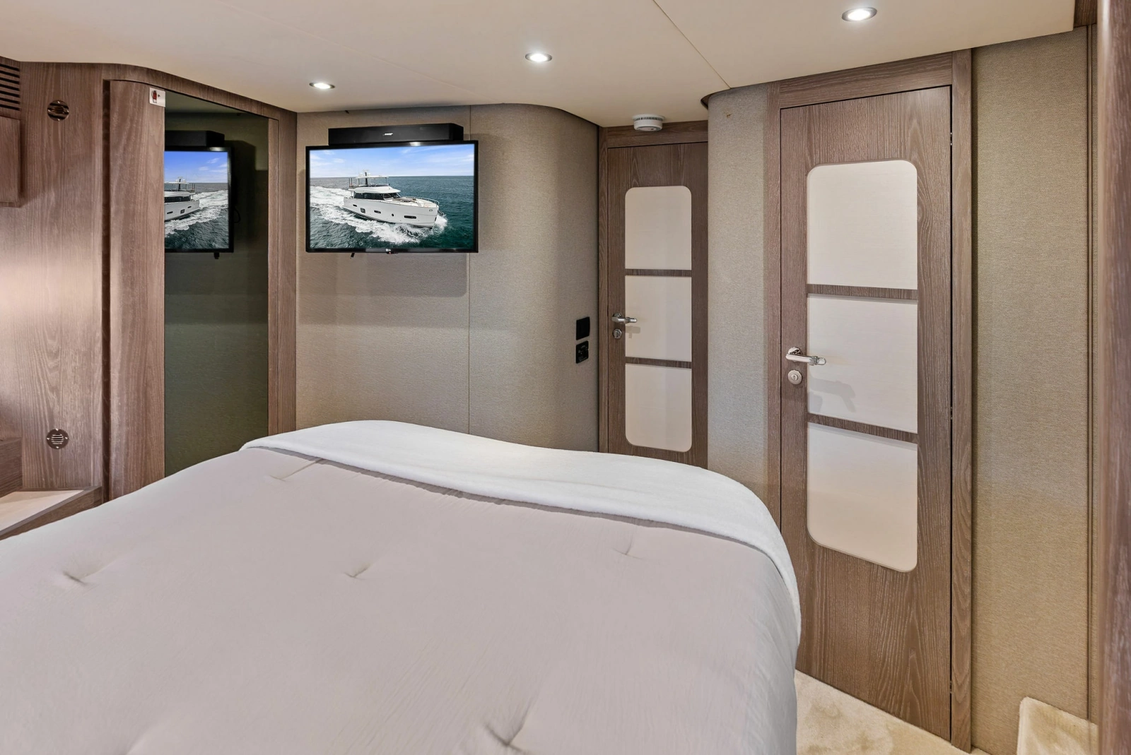 2021 Azimut Magellano 66