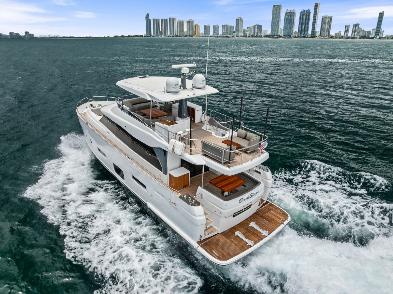 2021 Azimut Magellano 66