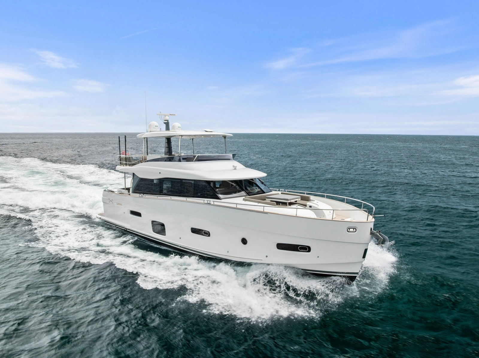 2021 Azimut Magellano 66