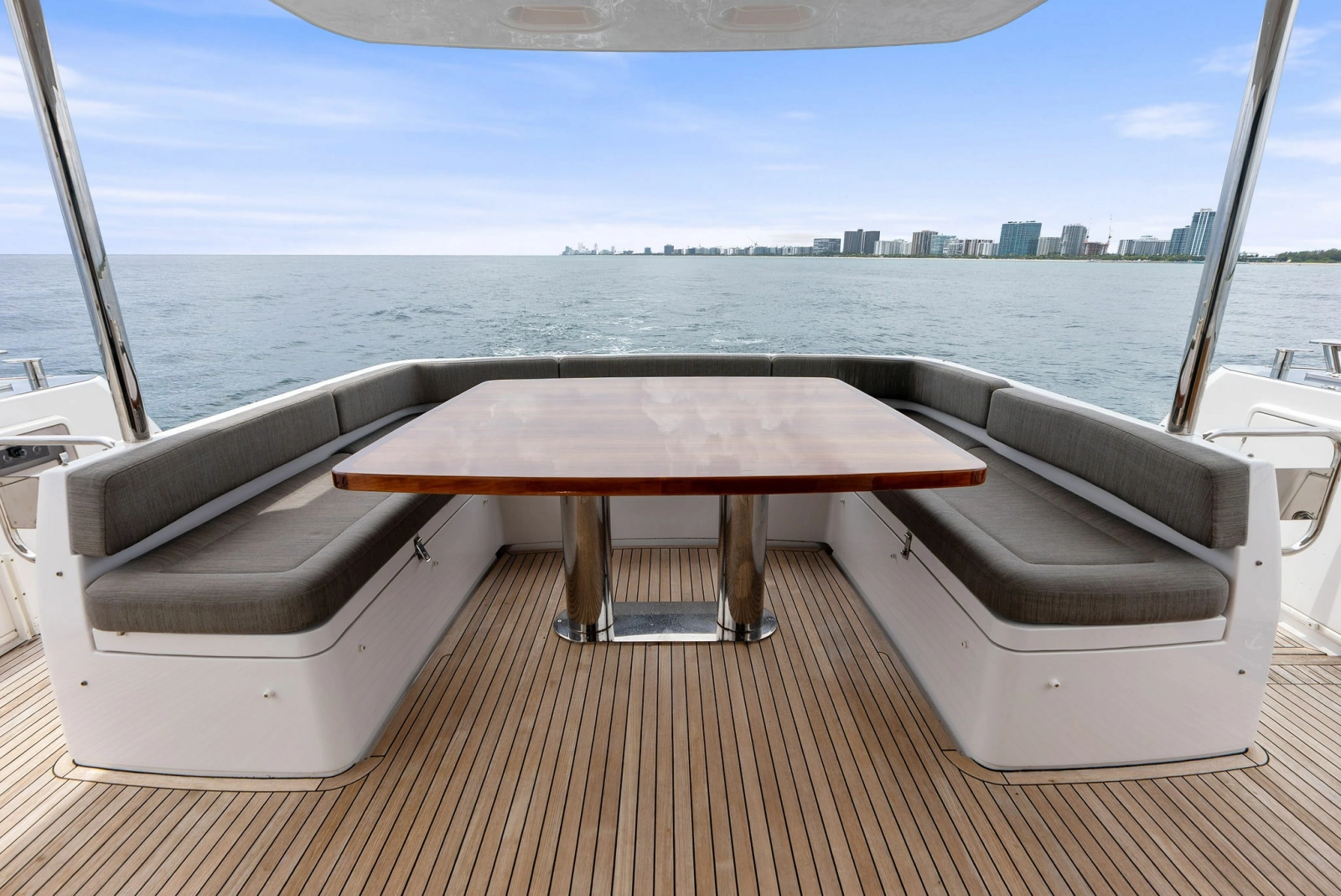 2021 Azimut Magellano 66