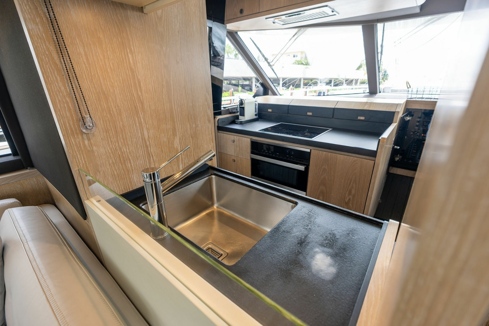 2021 Azimut Magellano 66