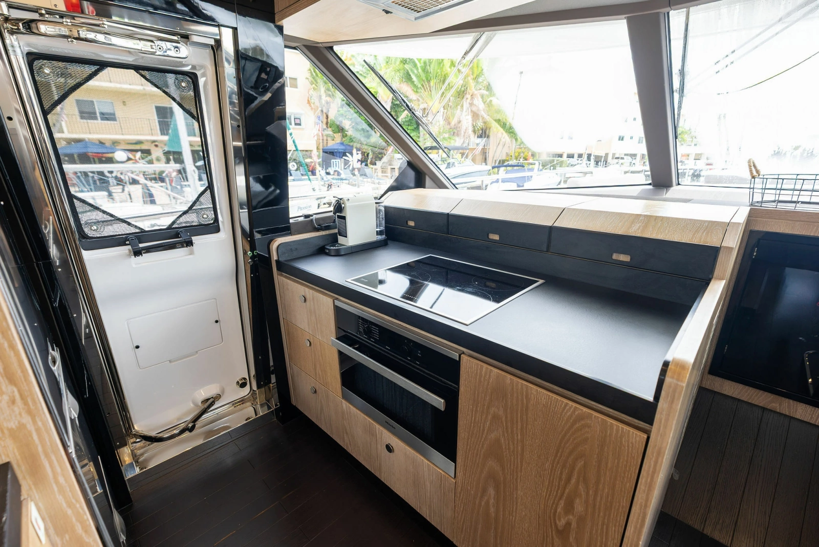 2021 Azimut Magellano 66