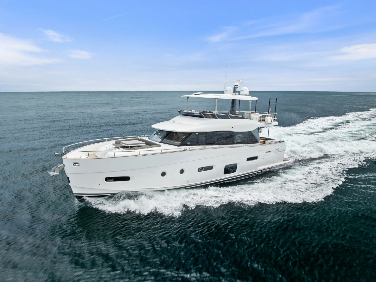 2021 Azimut Magellano 66