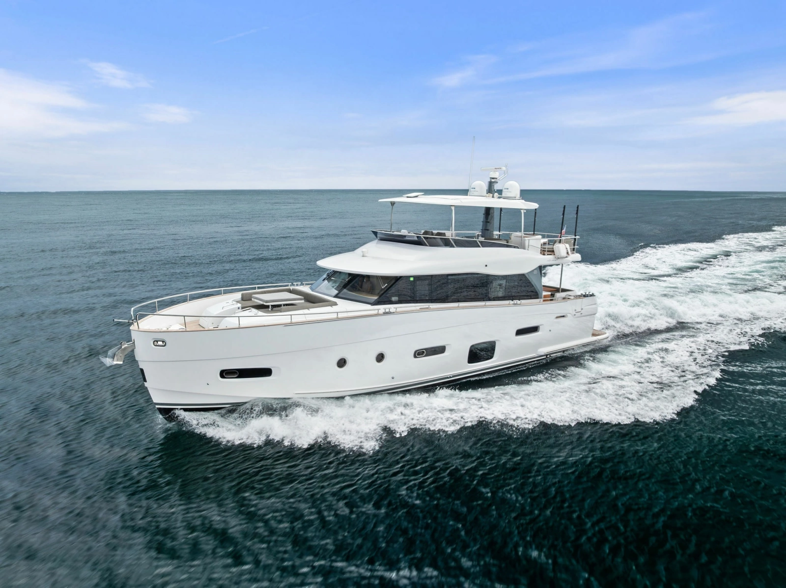 2021 Azimut Magellano 66