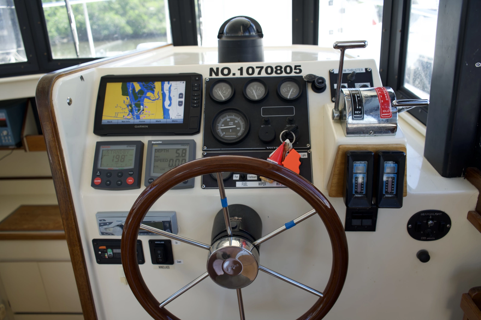 1998 Camano Troll 31
