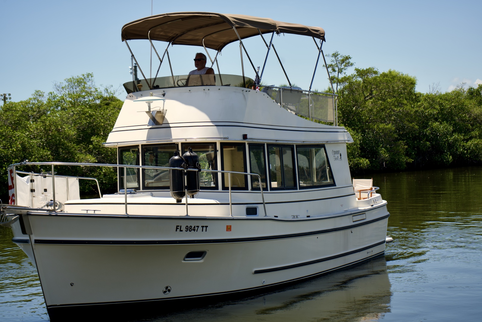 1998 Camano Troll 31