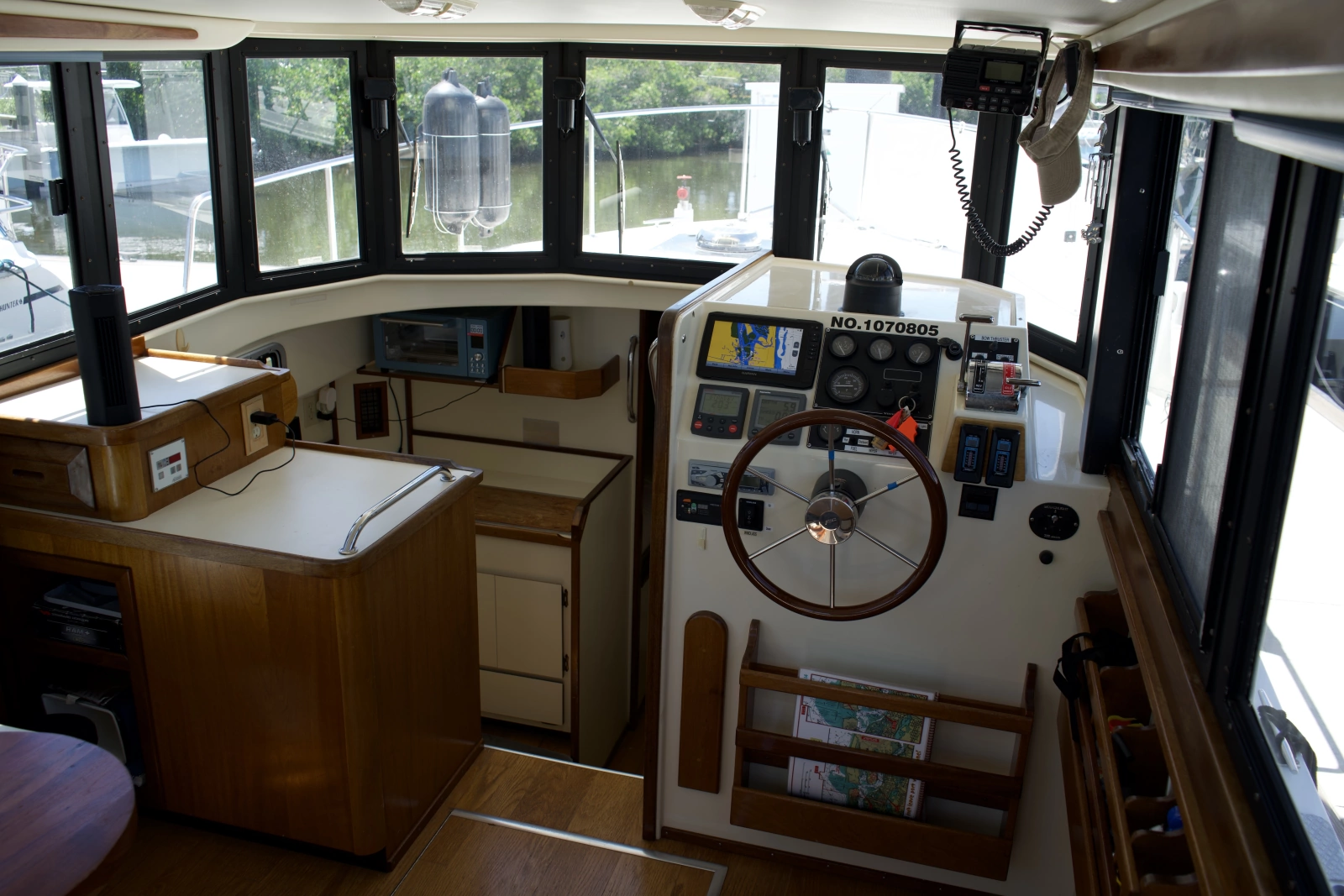 1998 Camano Troll 31