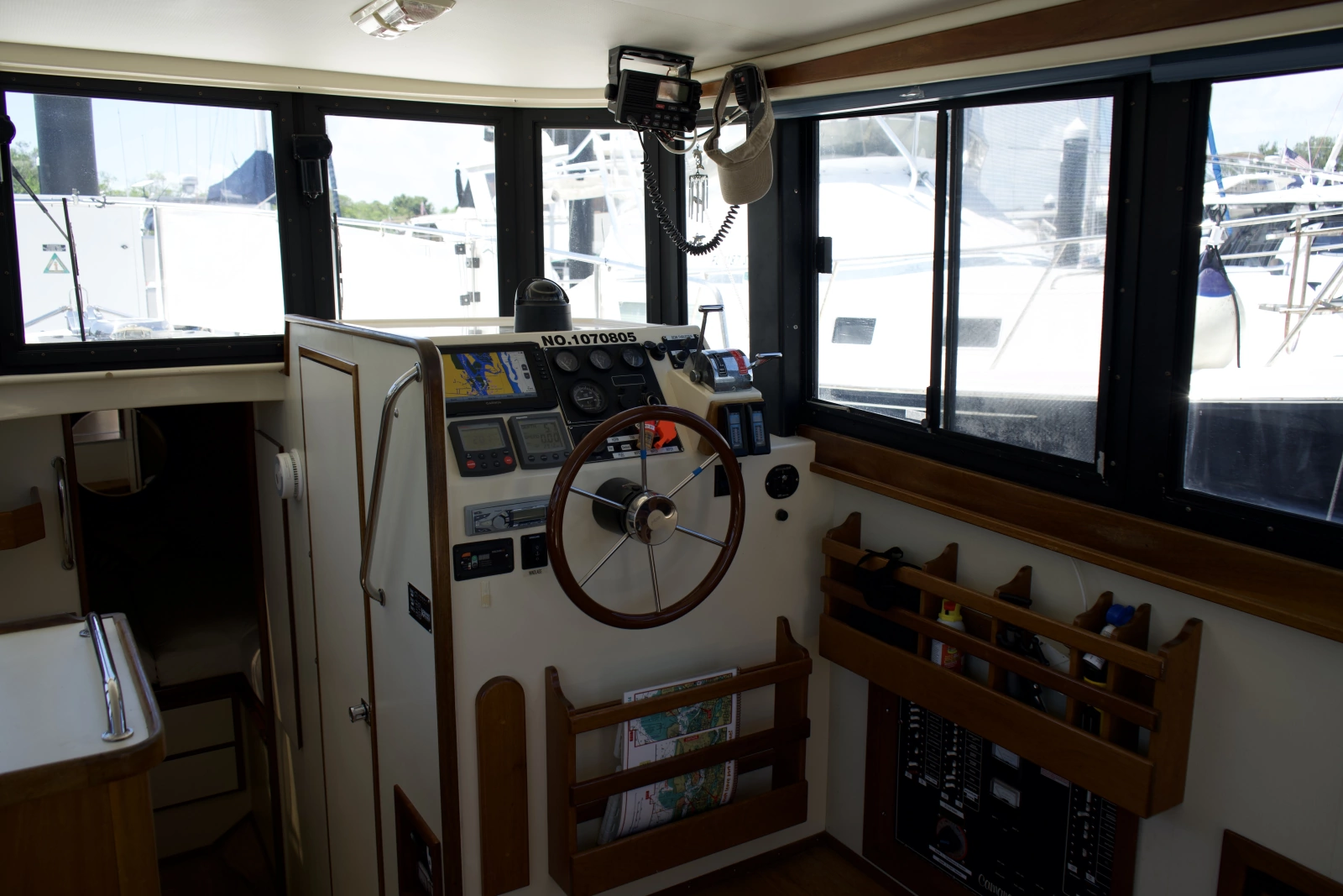 1998 Camano Troll 31