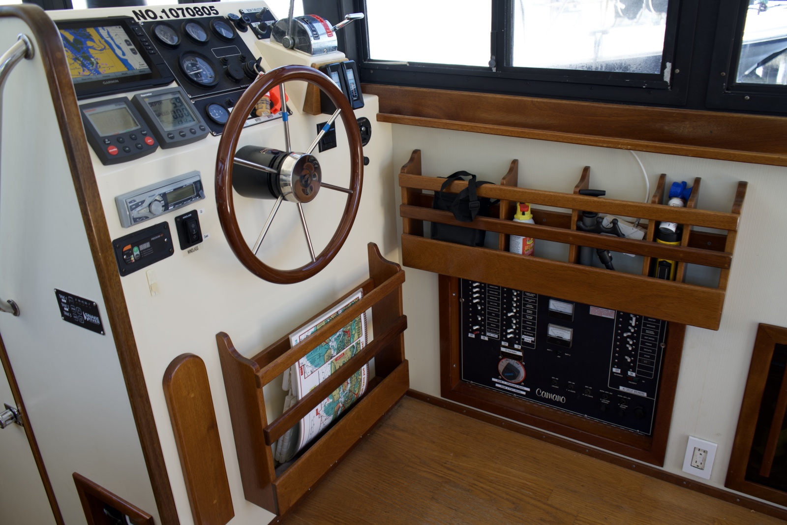 1998 Camano Troll 31