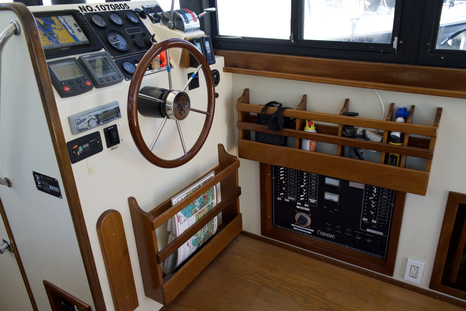 1998 Camano Troll 31
