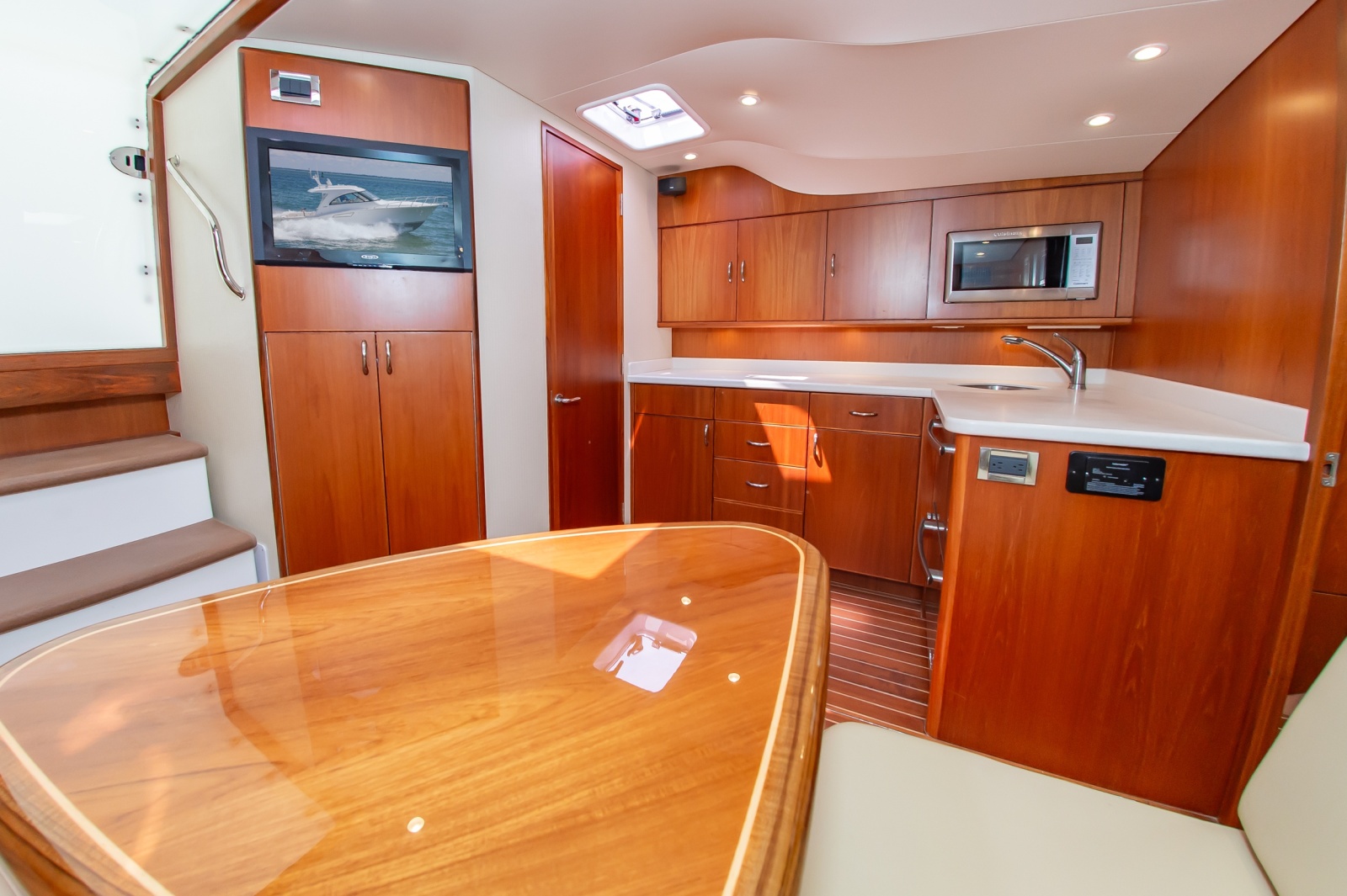 40 Cabo 2013 Ghost 24