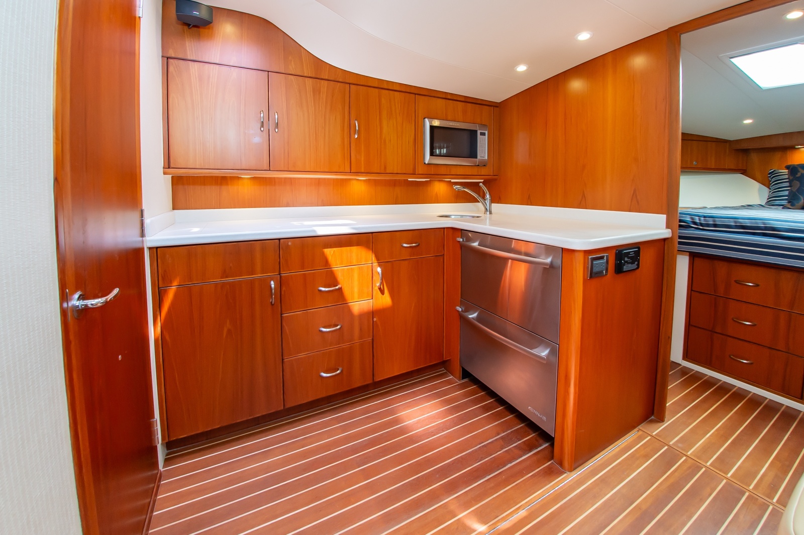 40 Cabo 2013 Ghost 25