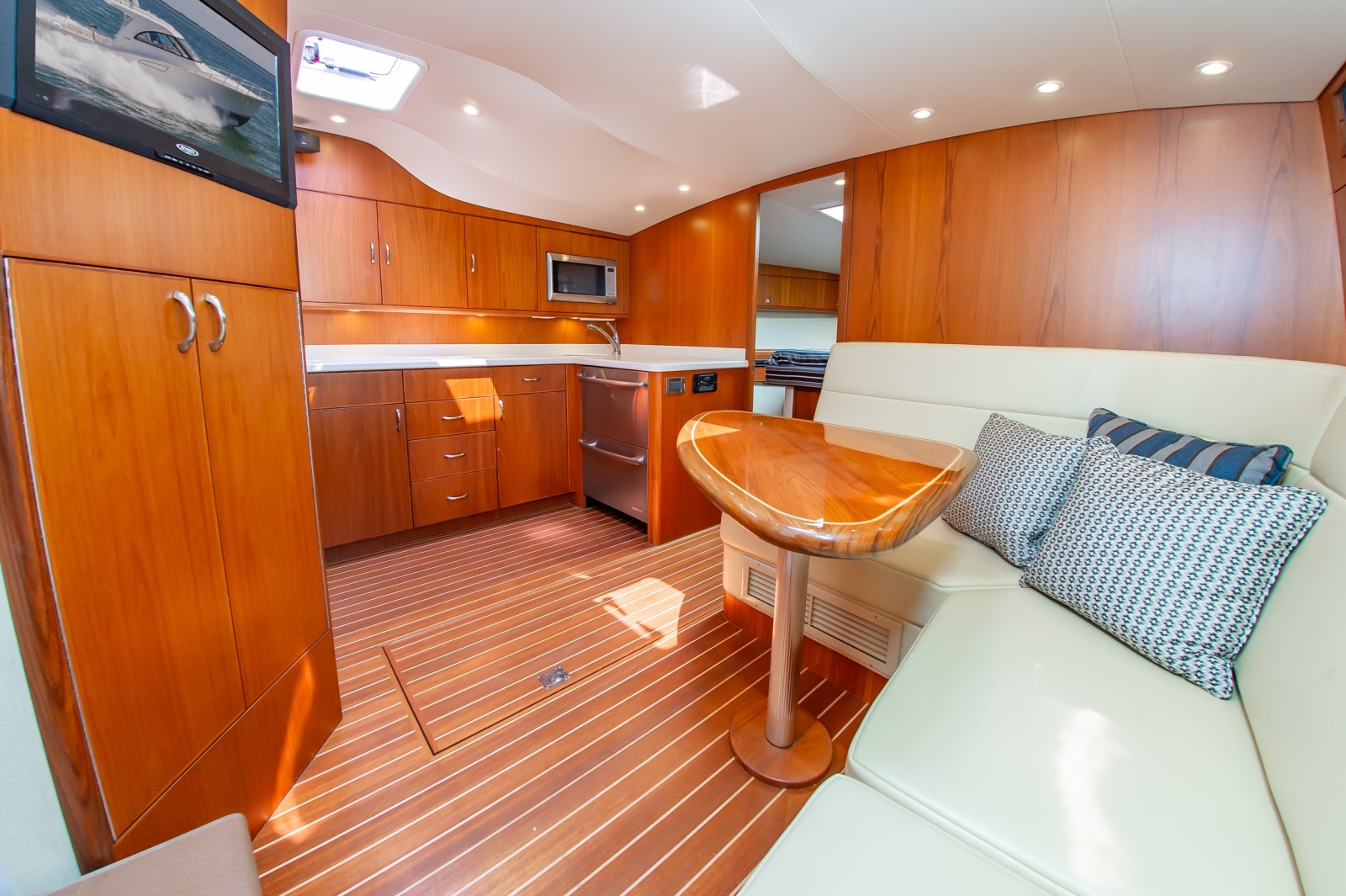 40 Cabo 2013 Ghost 23