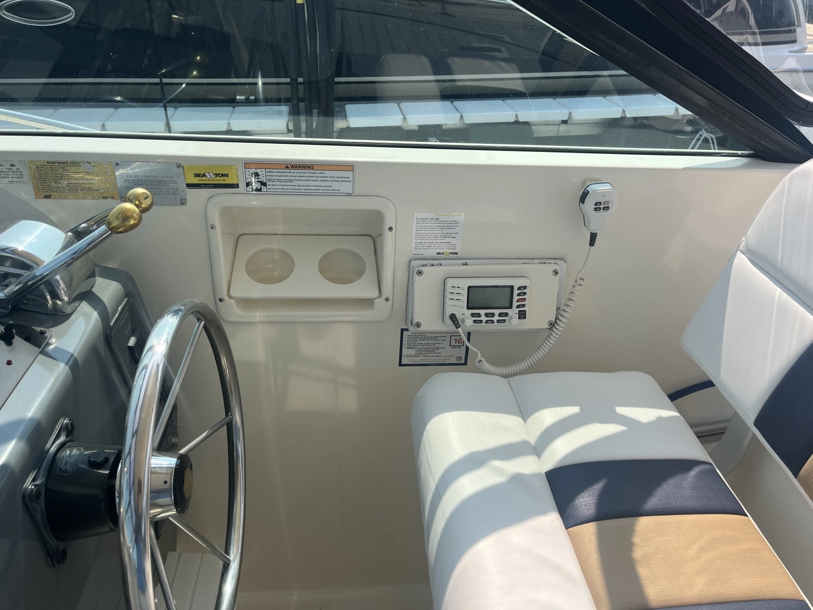 1996 Tiara Yachts Montauk