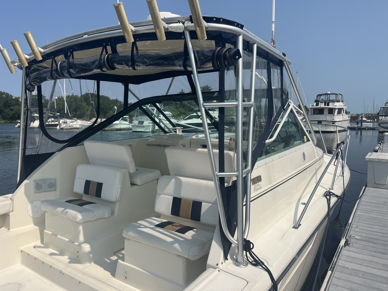 1996 Tiara Yachts Montauk