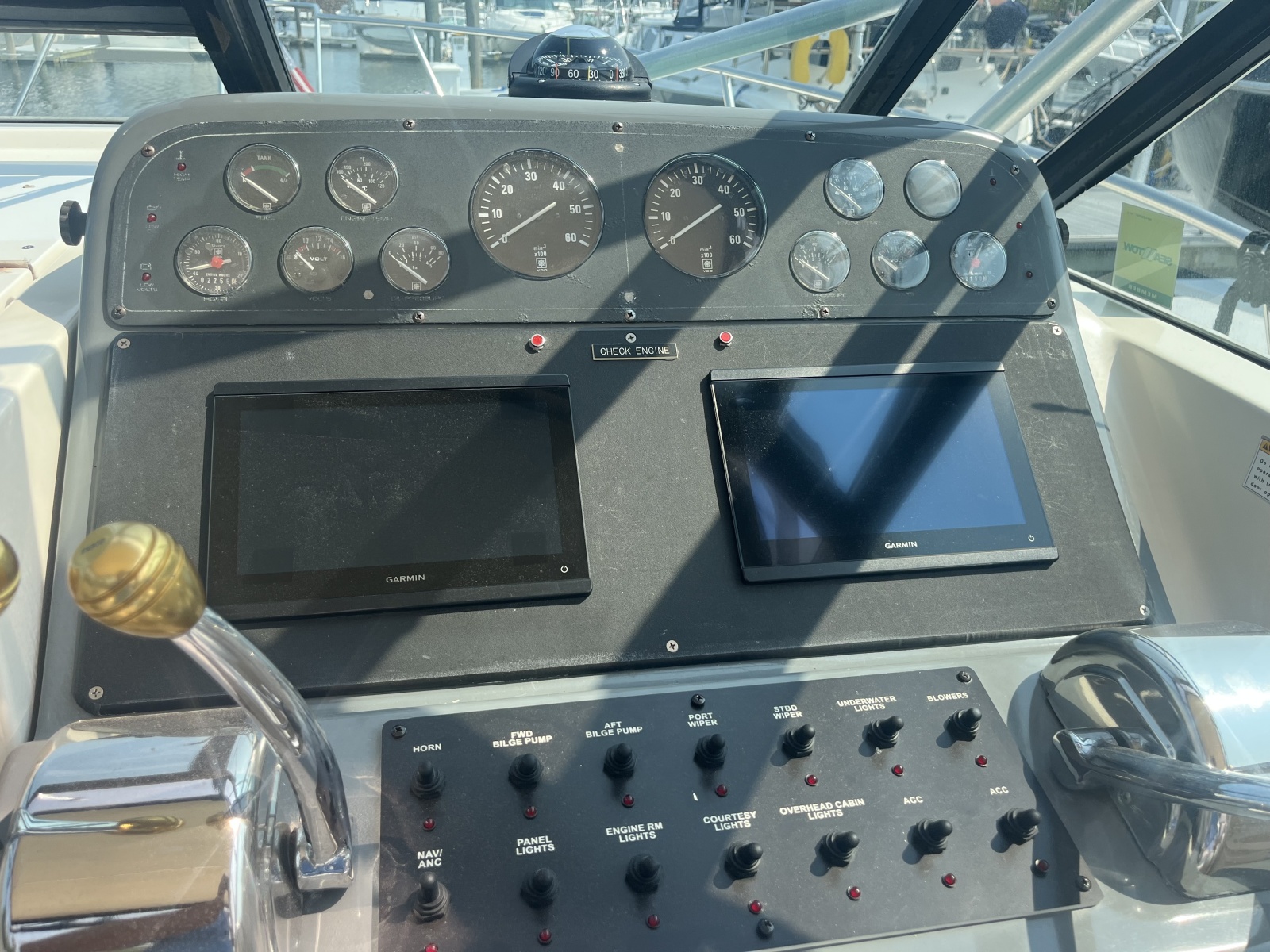 1996 Tiara Yachts Montauk