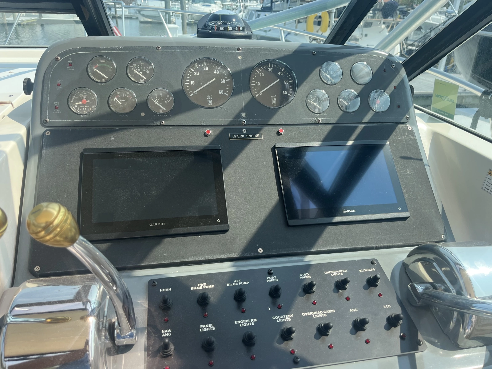 1996 Tiara Yachts Montauk