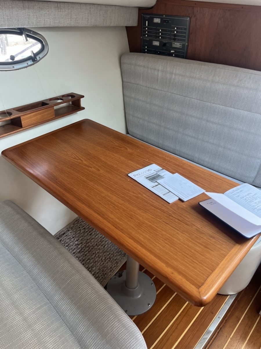 1996 Tiara Yachts Montauk
