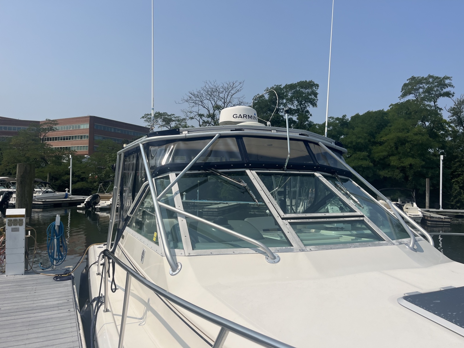1996 Tiara Yachts Montauk