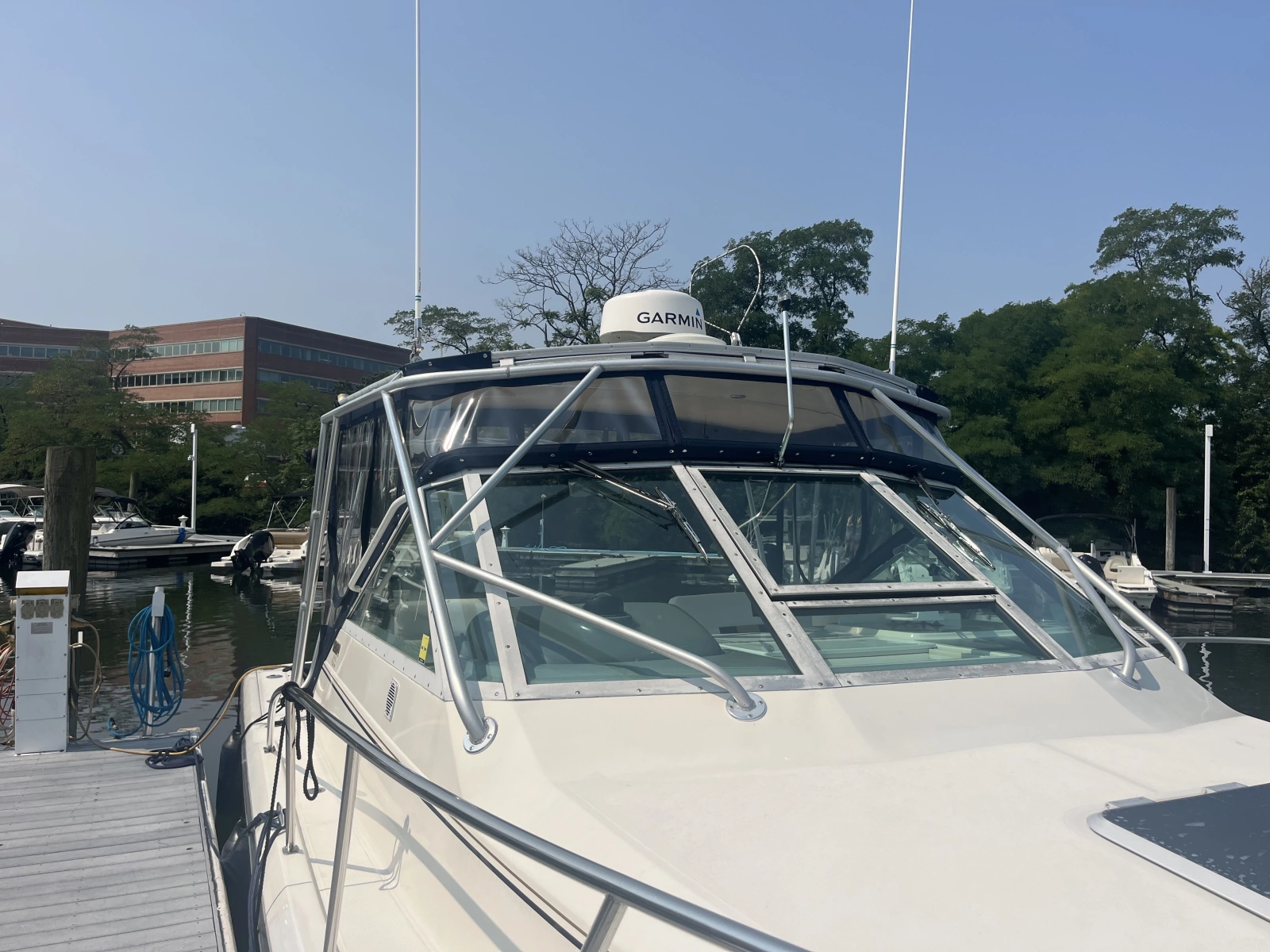 1996 Tiara Yachts Montauk