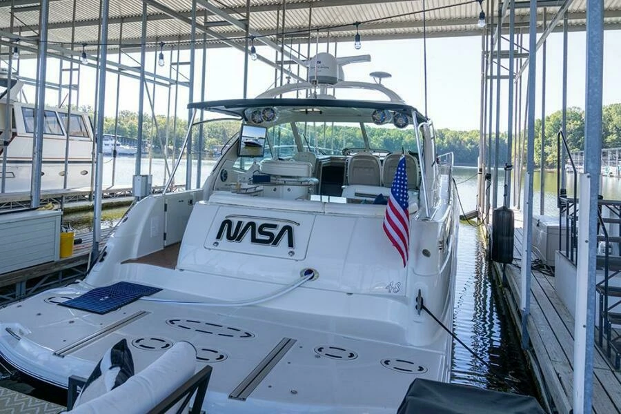 Transom (in slip)