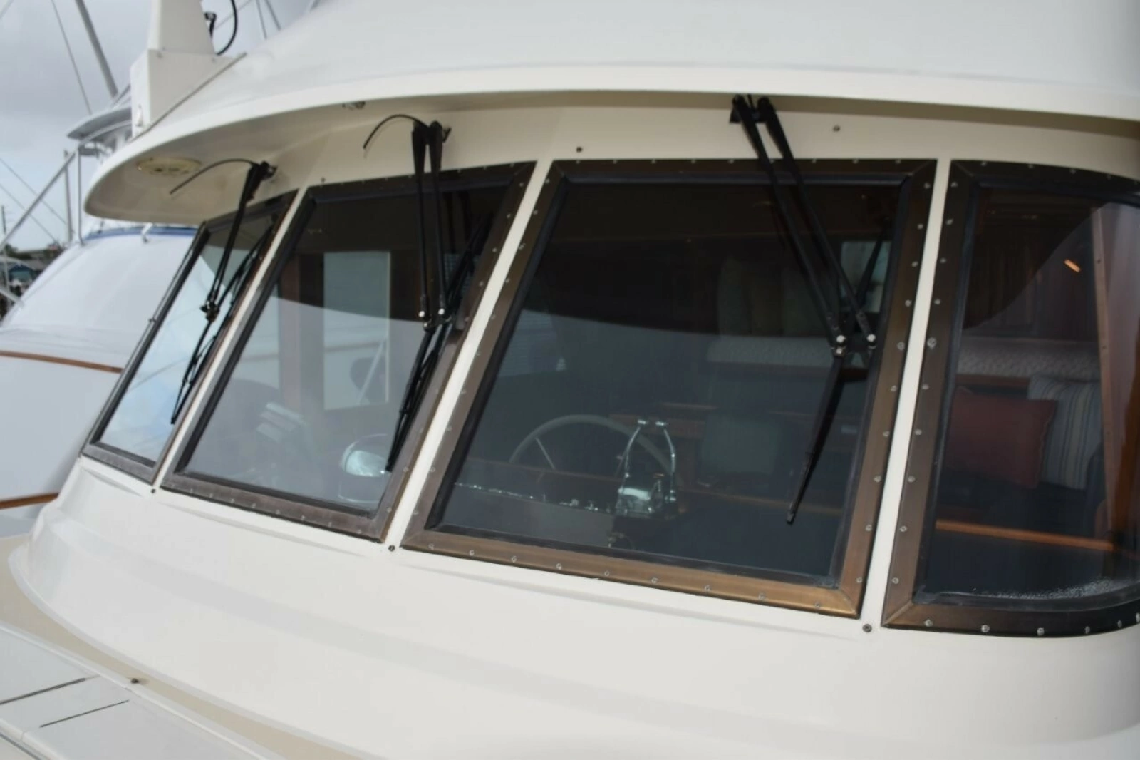 Pilothouse Windows With Wipers And Washers