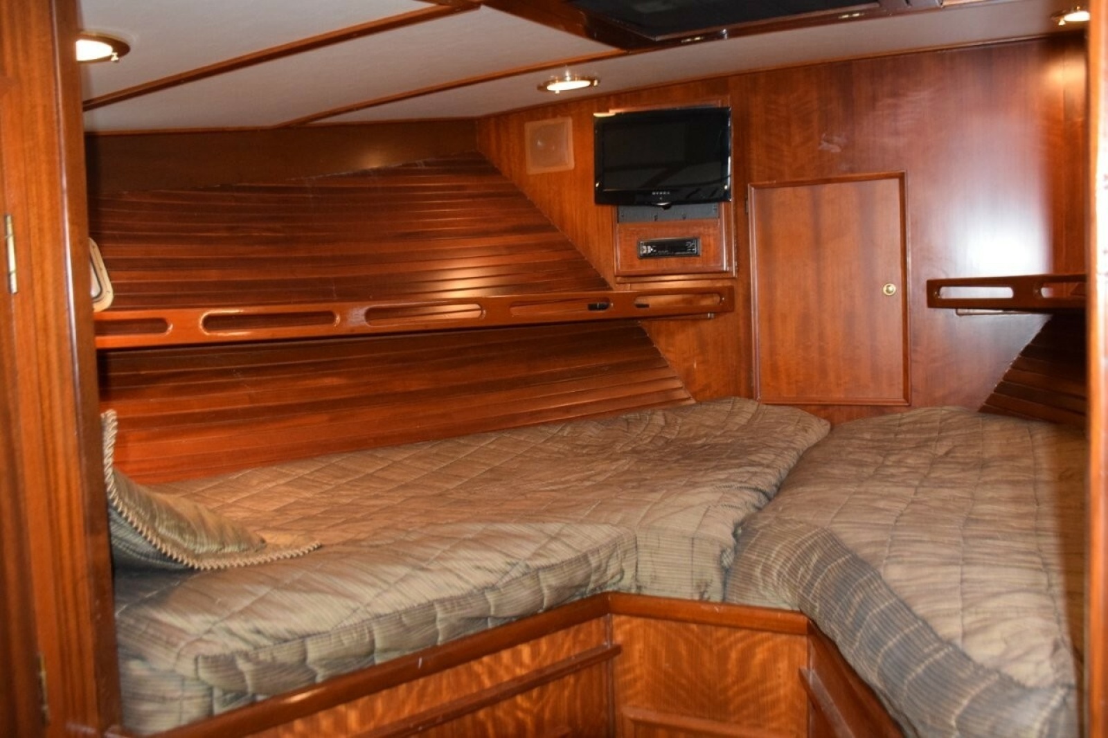 Beautiful Teak Woodwork And Hull Liner Sheathing
