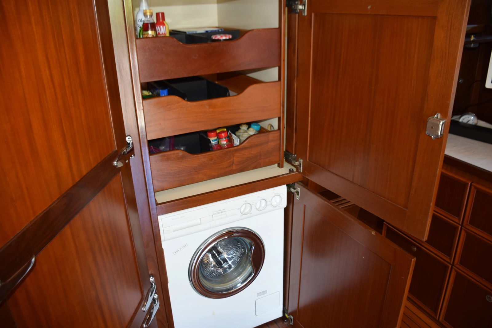 Pull Out Shelves   Washer Dryer Combo