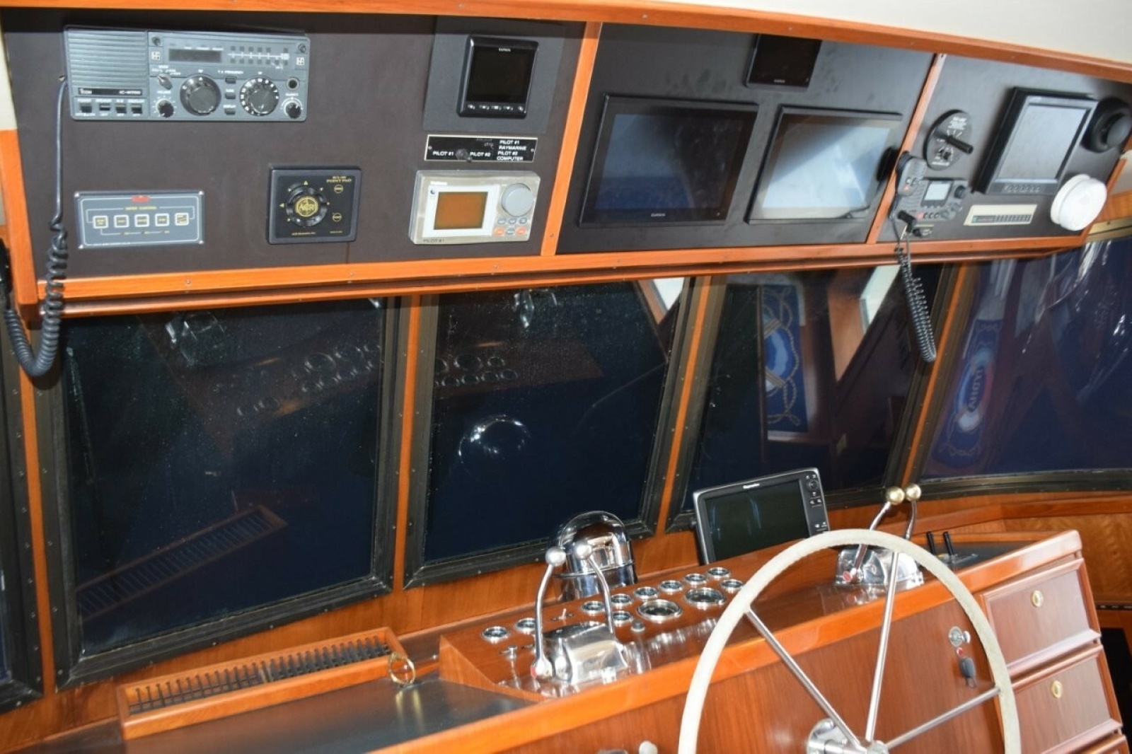 Pilothouse Helm Console With Windshield Mask On