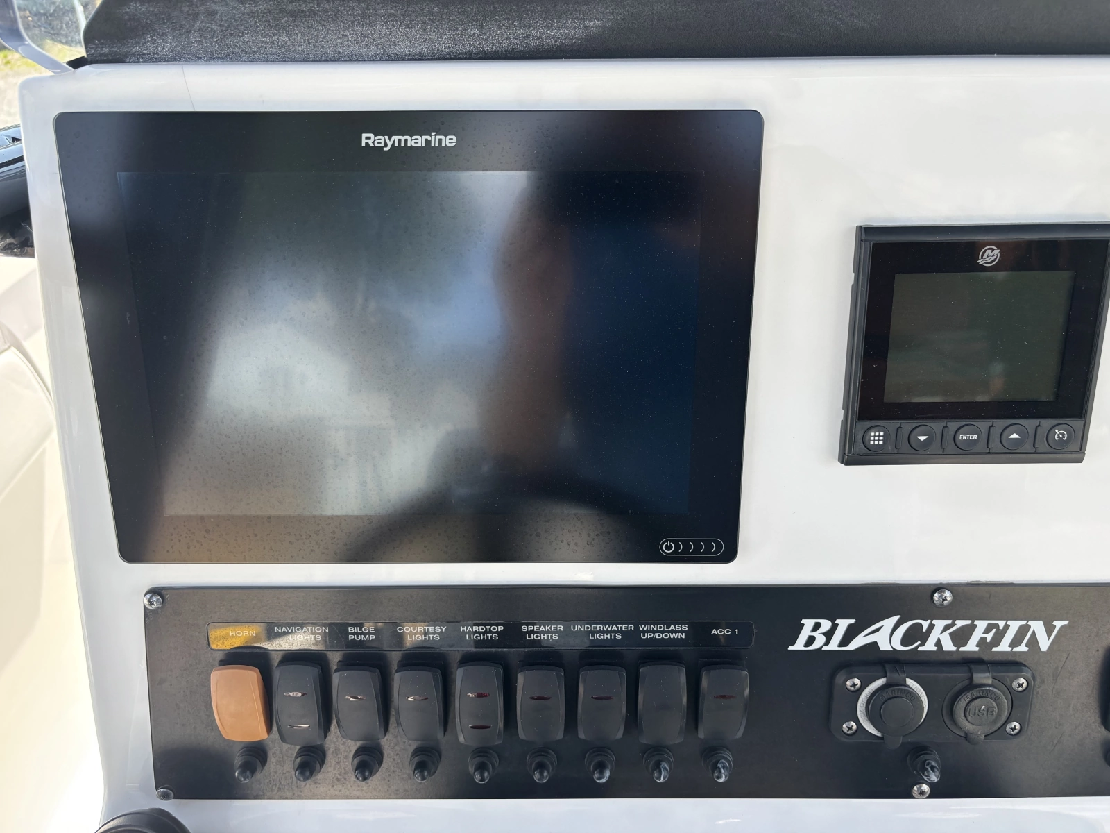 2020 Blackfin 242CC