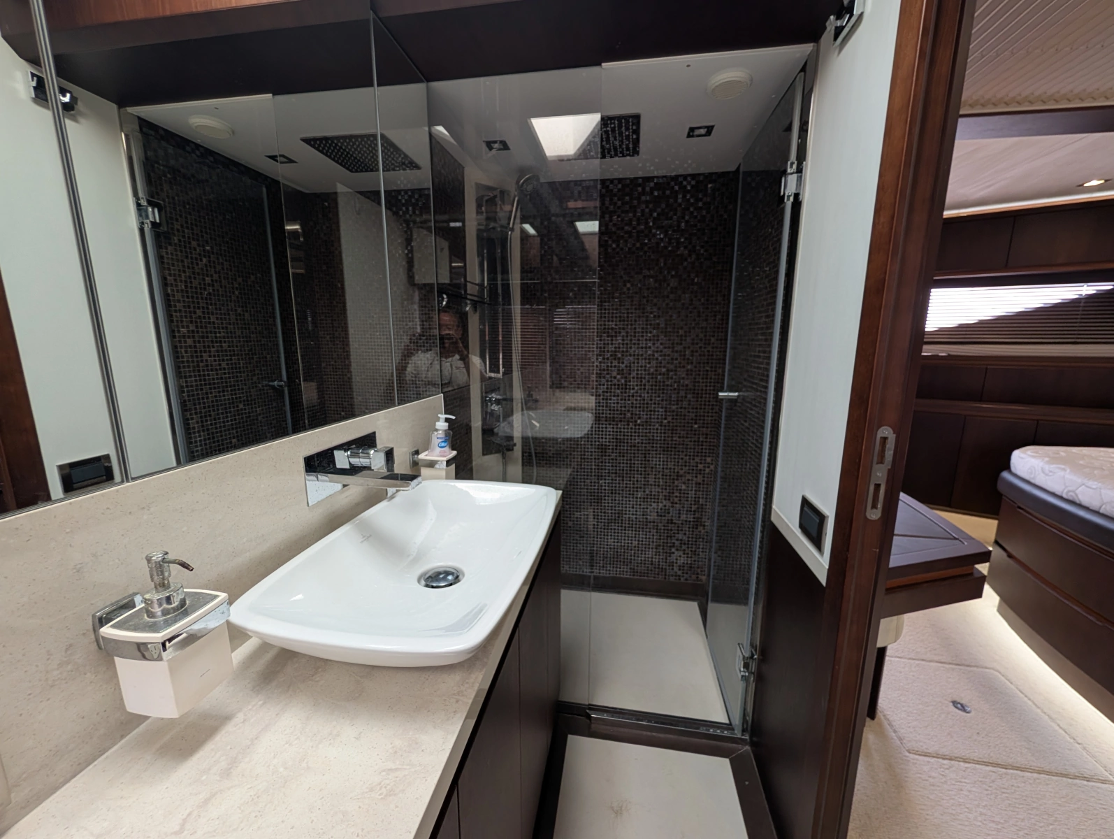 2018 Galeon 640 FLY