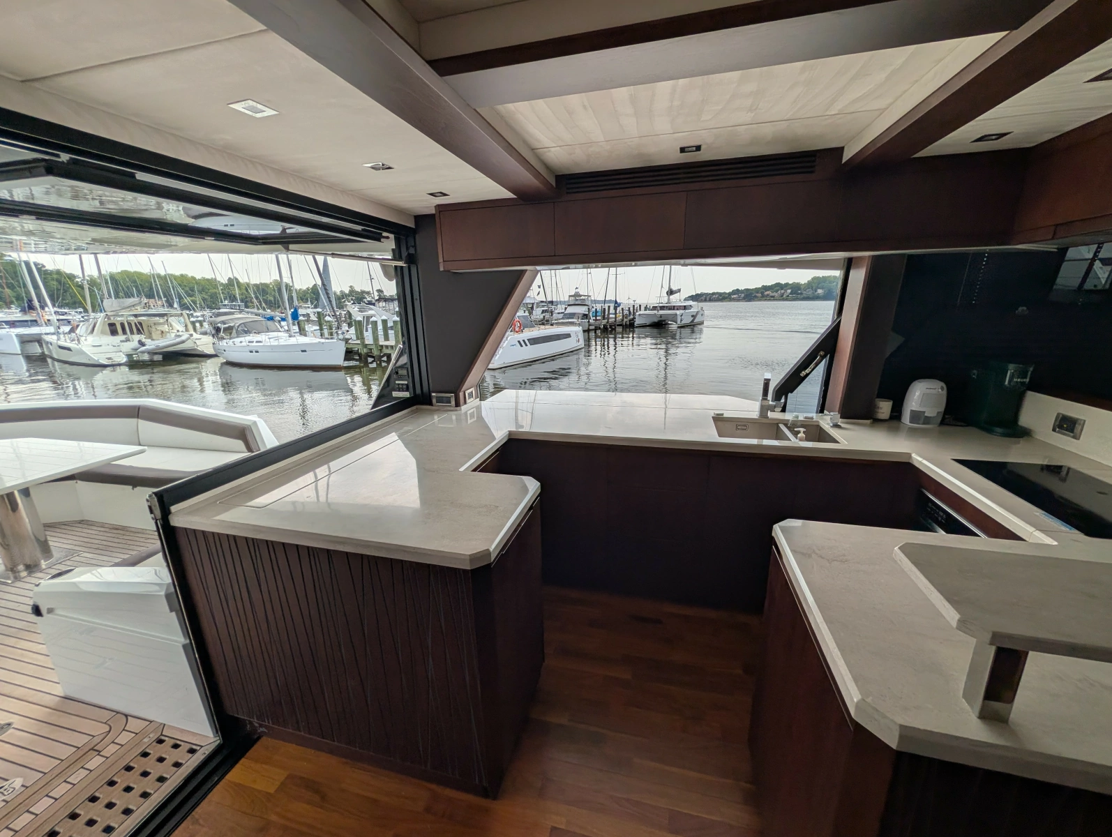 2018 Galeon 640 FLY