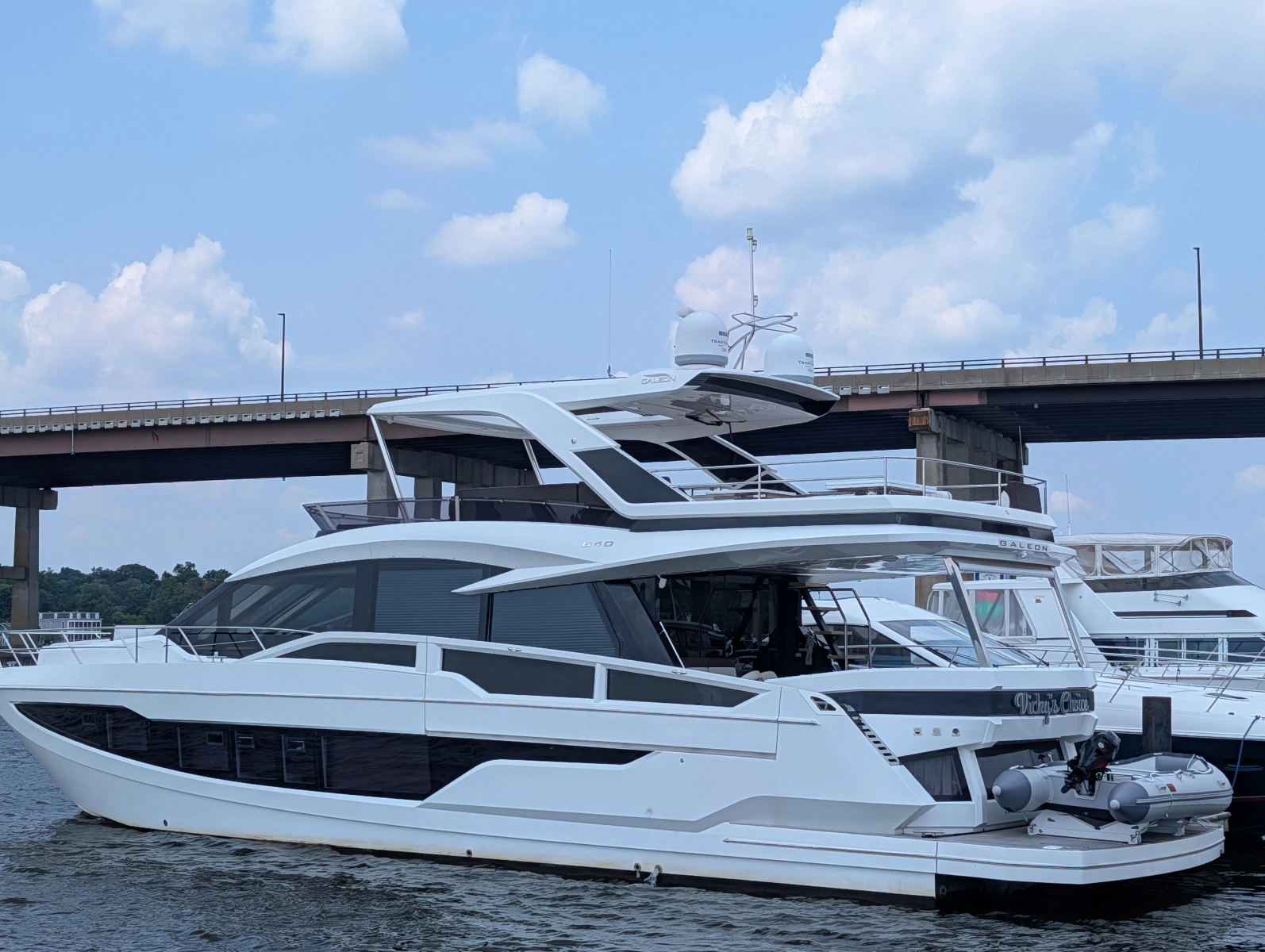 2018 Galeon 640 FLY