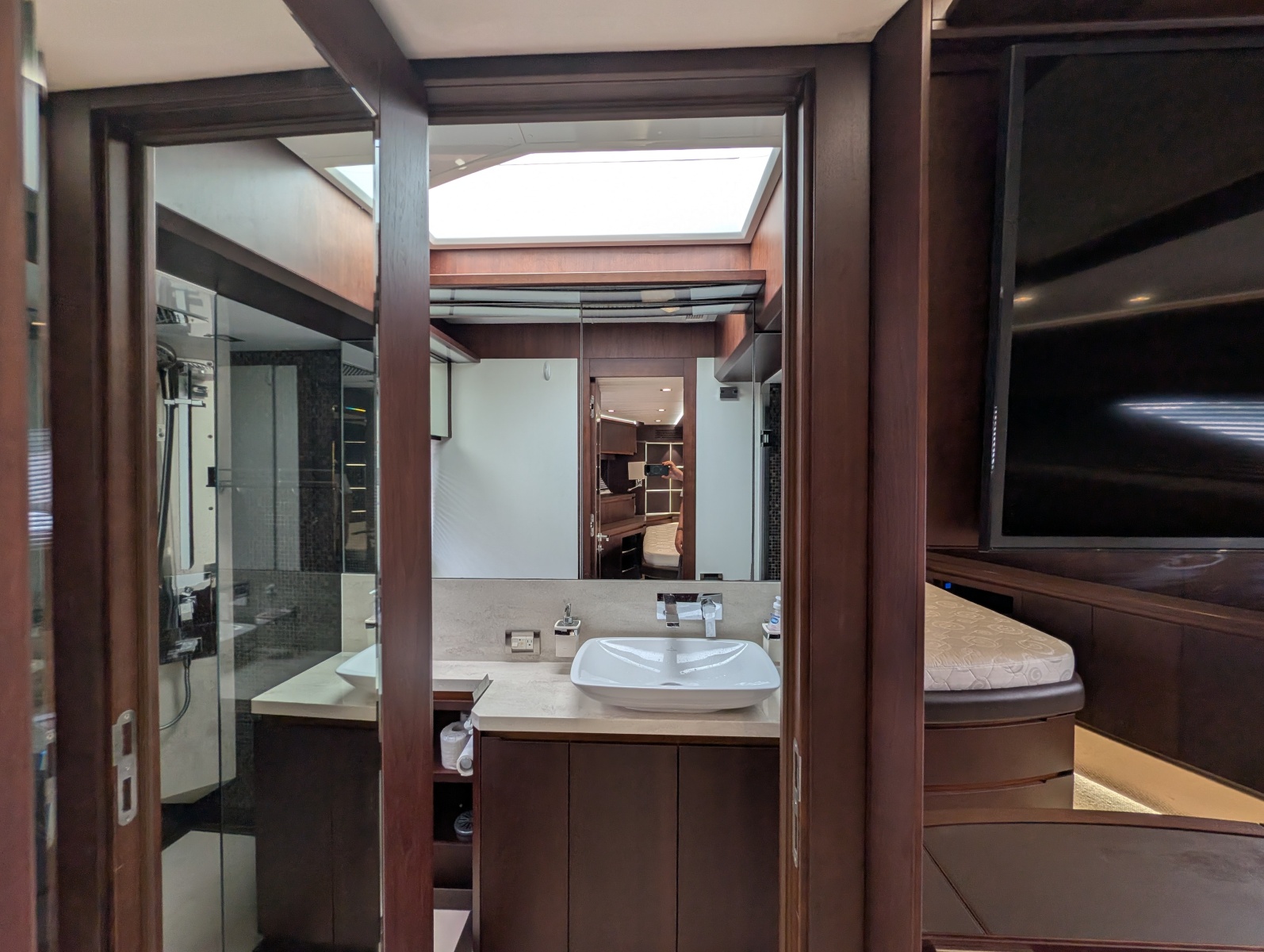 2018 Galeon 640 FLY