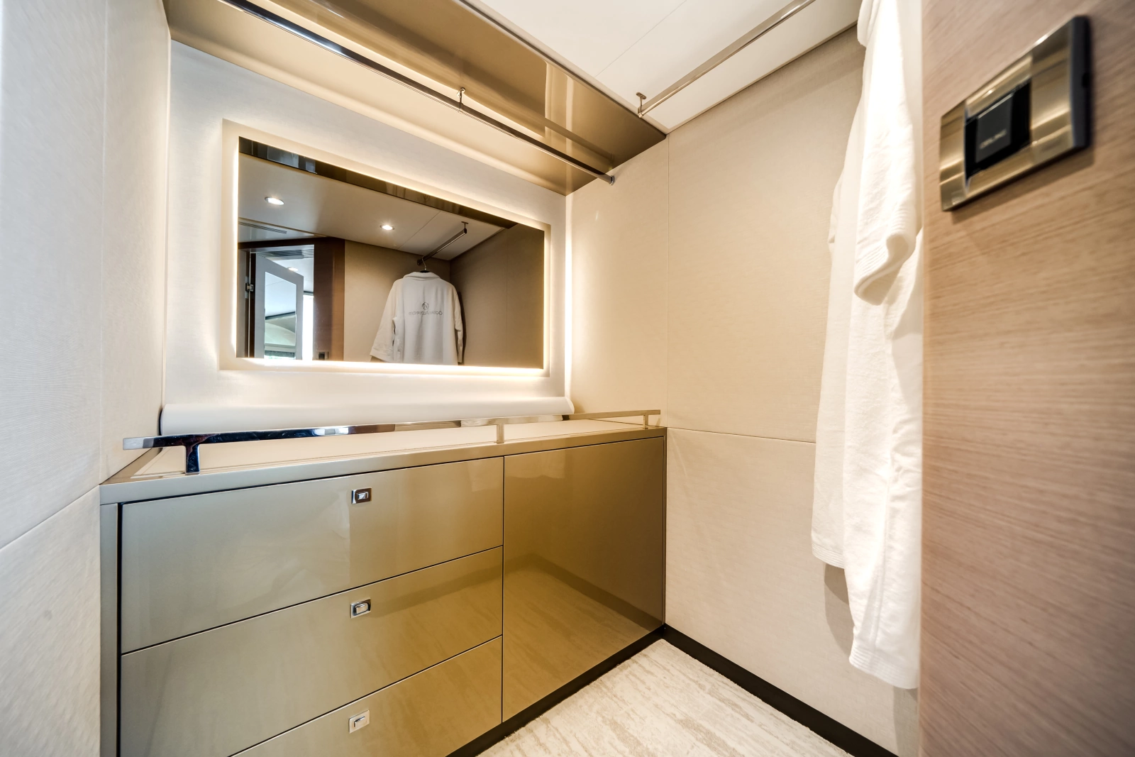 2025 Ocean Alexander 27R