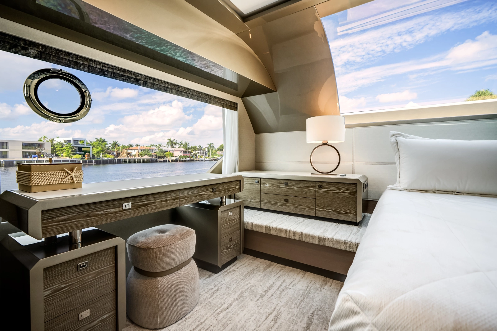 2025 Ocean Alexander 27R