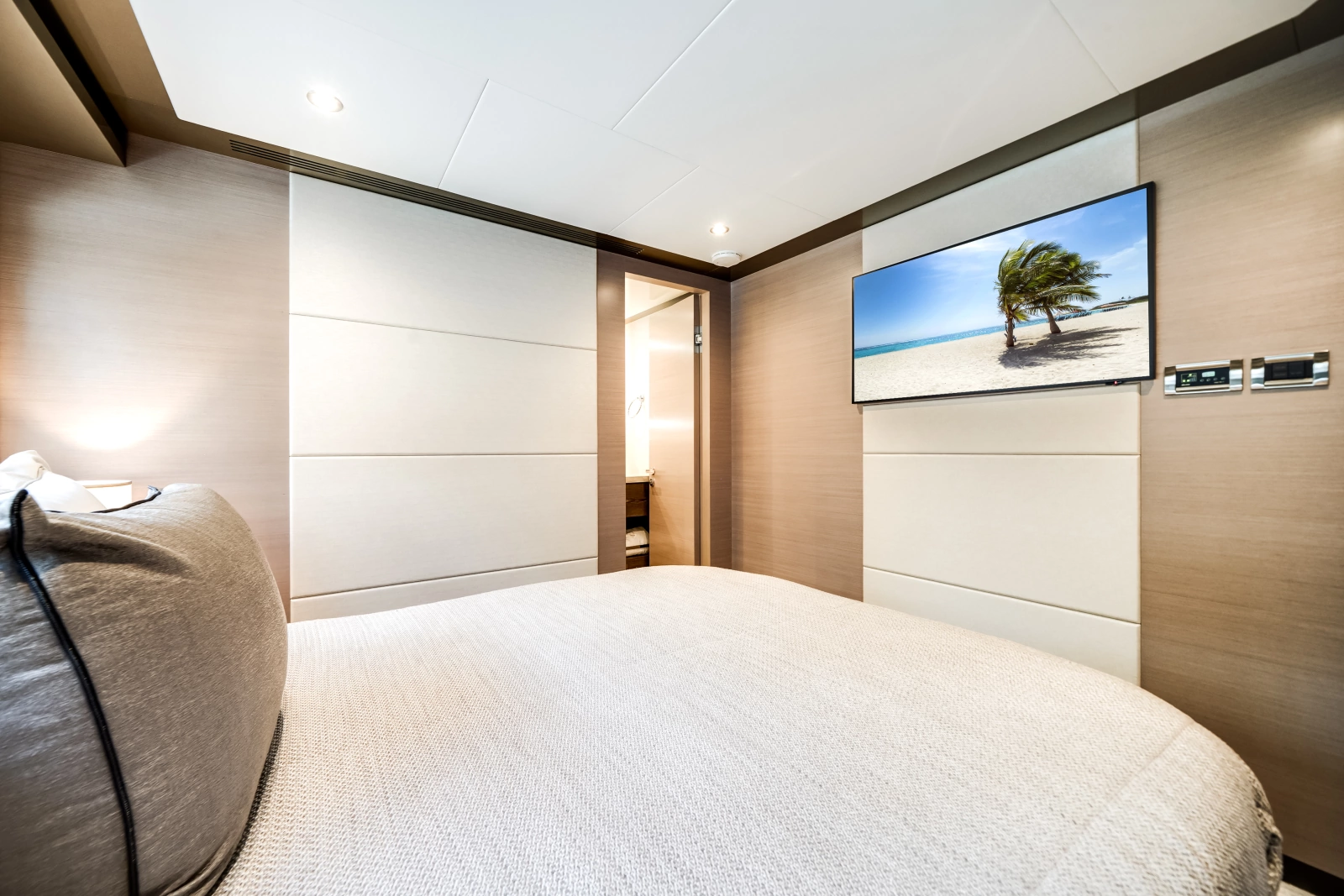 2025 Ocean Alexander 27R
