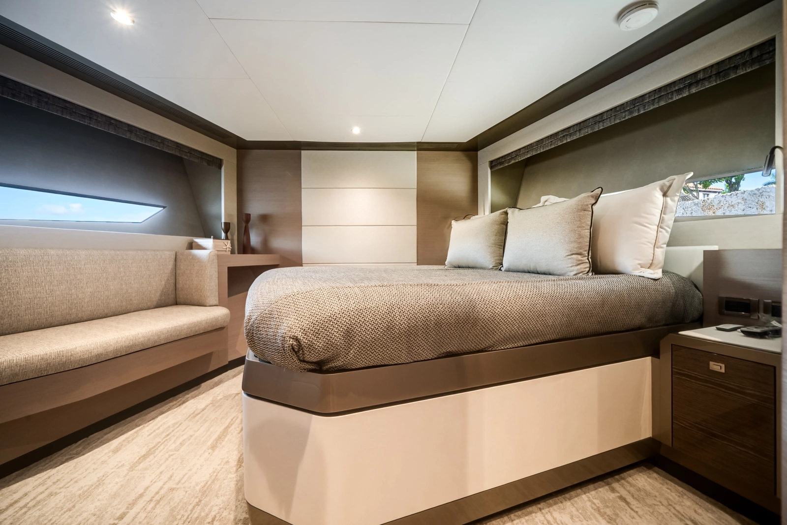 2025 Ocean Alexander 27R