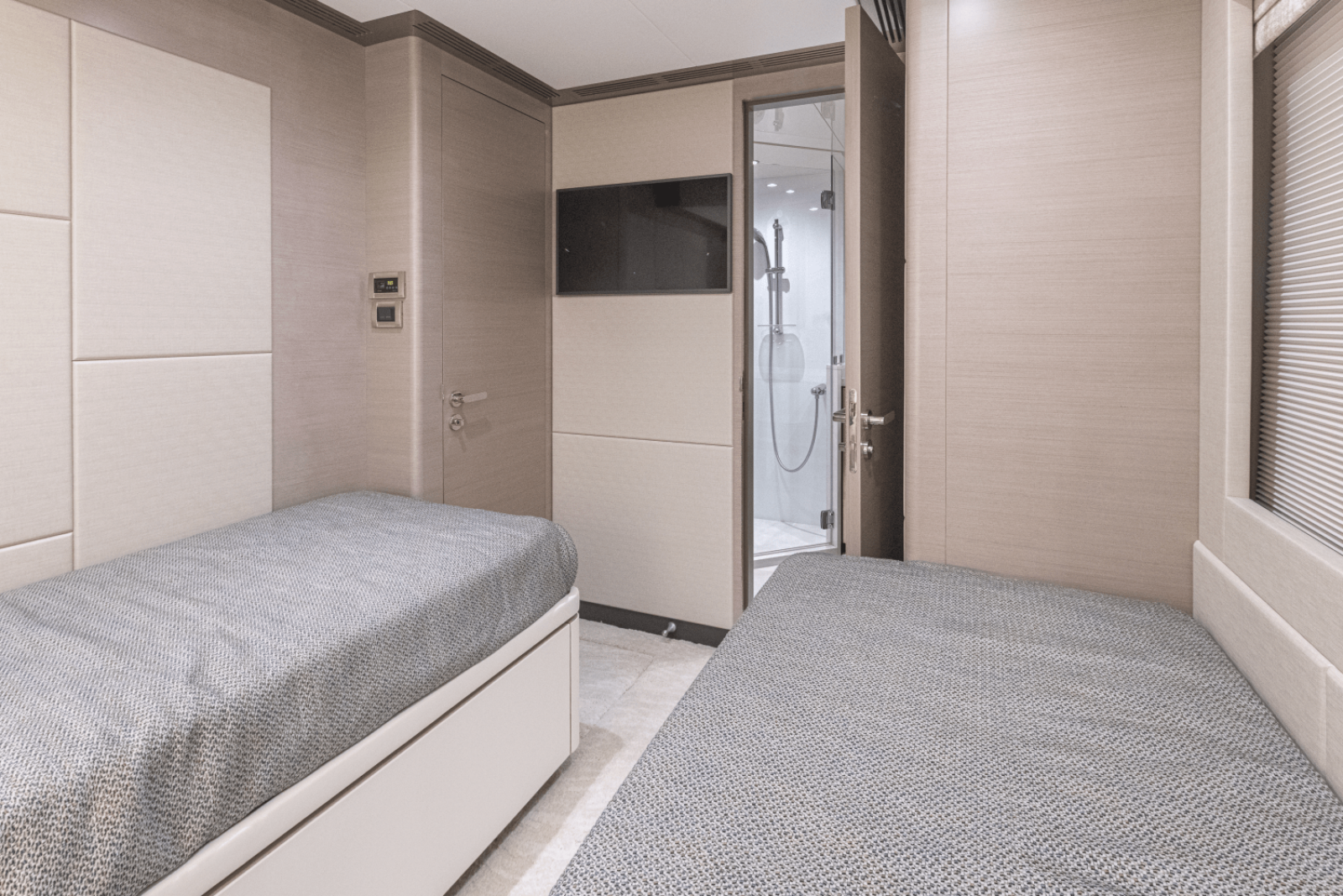 2025 Ocean Alexander 27R